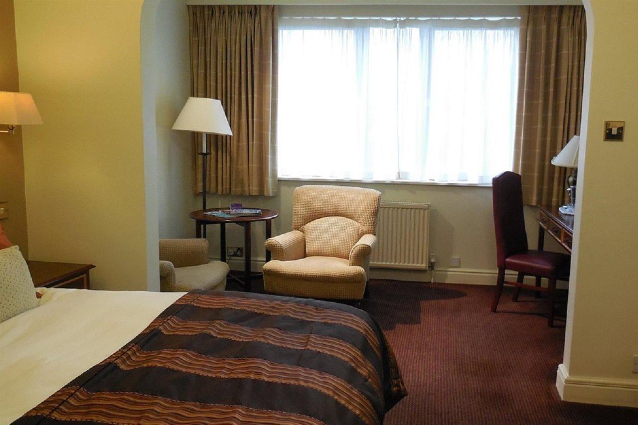 Stratford Manor Hotel 4*